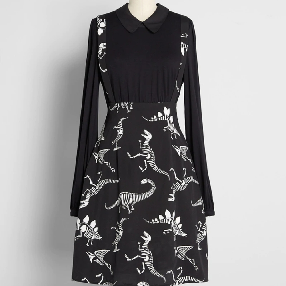 ♥️ NEW 🦕 ModCloth Overall Winner Jumper in Dino Skeleton - Black & White